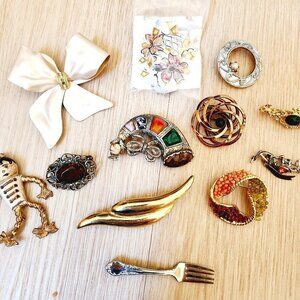 Vintage Unique Statement Mixed Statement Round Enamel Brooch 12 pc Lot